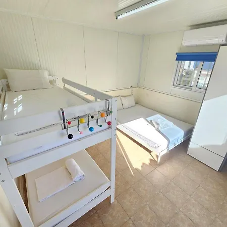 Beautiful 4 Bdr Mins Away From Fig Tree Bay! *