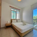 Beautiful 4 Bdr Mins Away From Fig Tree Bay! Villa Paralimni