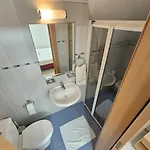 Villa Beautiful 4 Bdr Mins Away From Fig Tree Bay! Paralimni