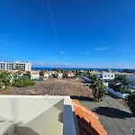 Beautiful 4 Bdr Mins Away From Fig Tree Bay! Villa Paralimni