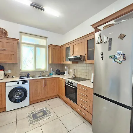 Beautiful 4 Bdr Mins Away From Fig Tree Bay! Paralimni